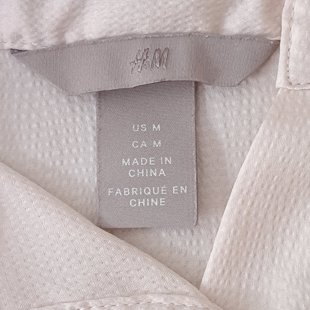 H&M cream ruffle soft silky textured holiday office feminine blouse. Size M. - Picture 7 of 10